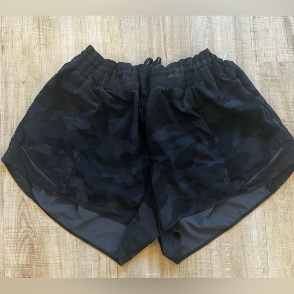 Lululemon Hotty Hot High-Rise 4” Shorts (unlined)